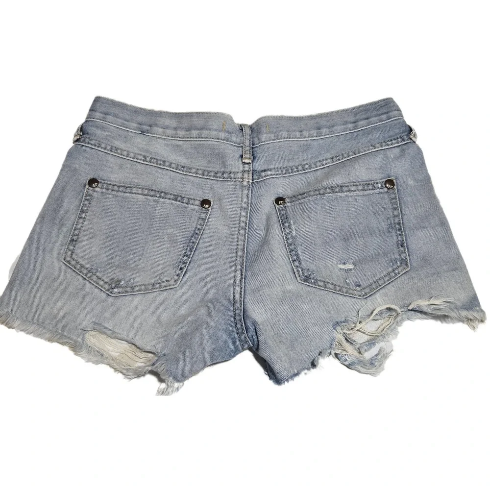 Free People Light Wash Distressed Denim Cutoff Shorts Sz 24 (tape30) Frayed Hem